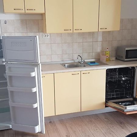 Apartments Luka Pakoštane Exteriör bild