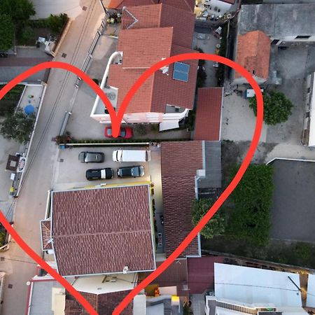Apartments Luka Pakoštane Exteriör bild