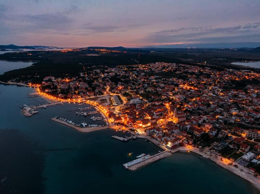 Apartments Luka Pakoštane Exteriör bild