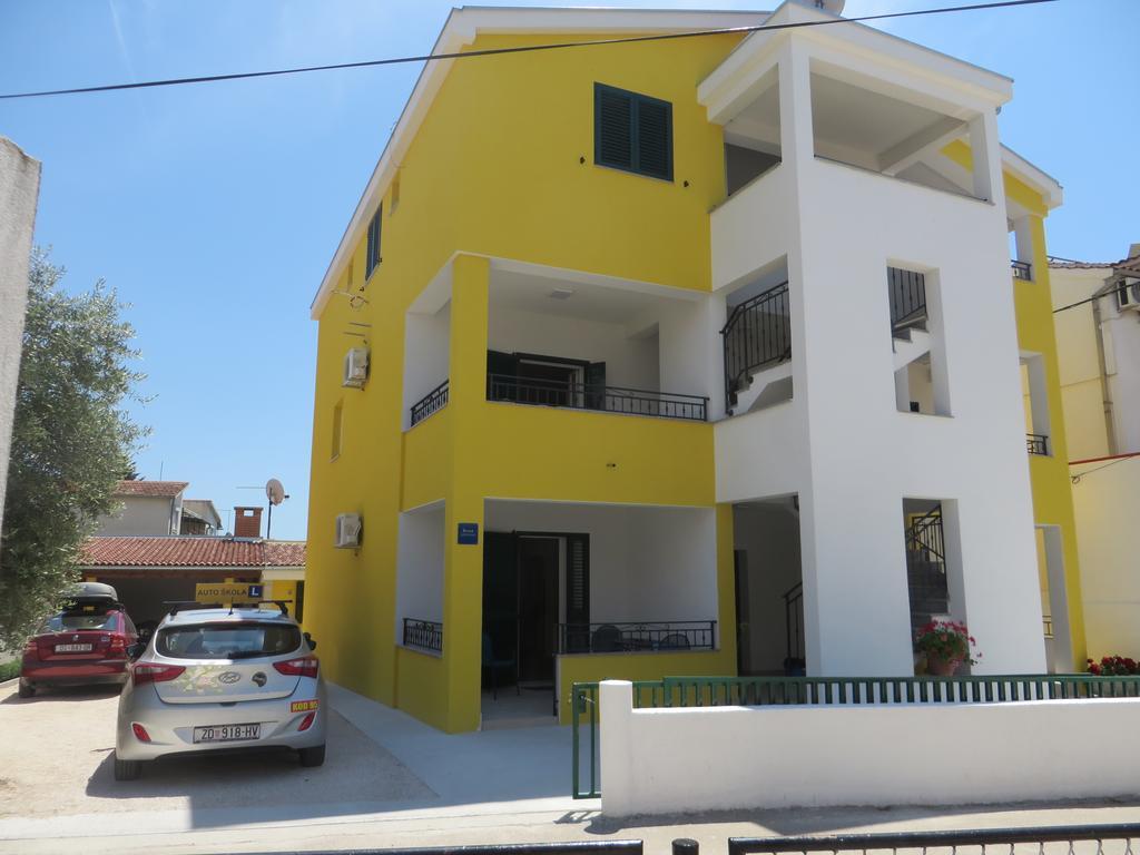Apartments Luka Pakoštane Exteriör bild