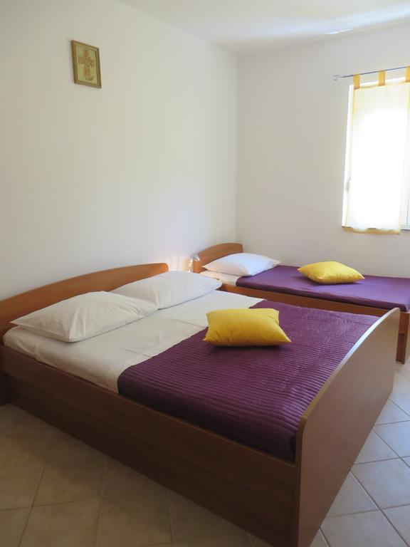 Apartments Luka Pakoštane Exteriör bild